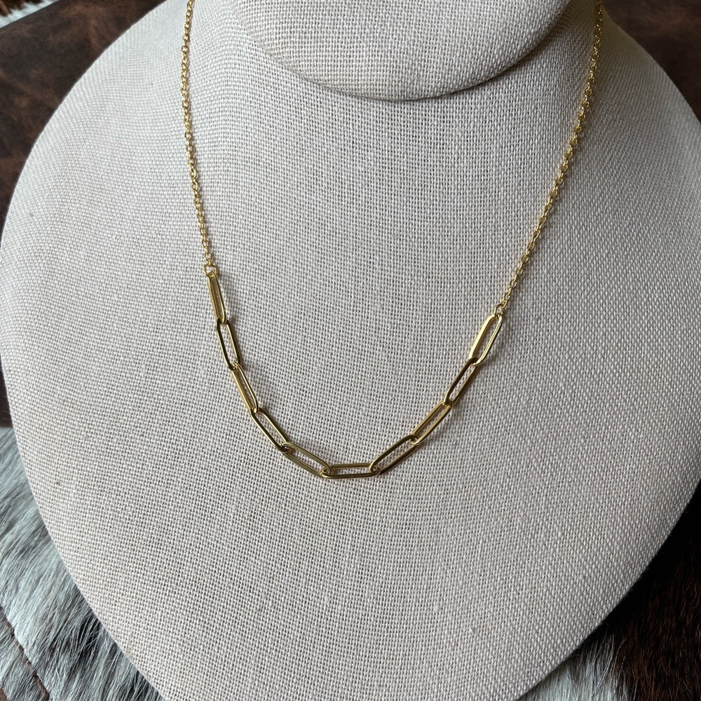 Gold chain necklace